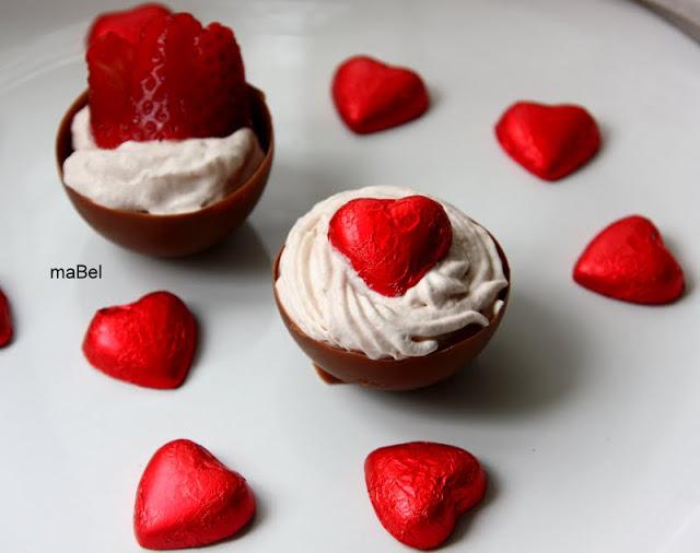 Taza de chocolate con globos