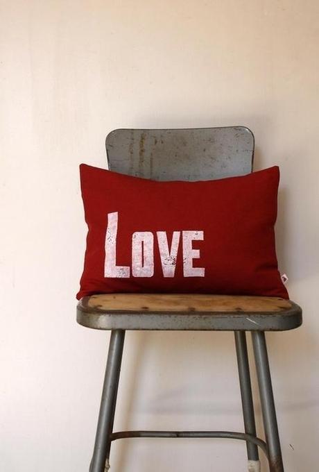 Píldoras (recicladas) de San Valentín / Día de los Enamorados cojín