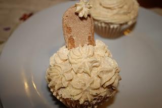 Cupcake con Buttercream de bizcochos Coral