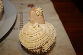 Cupcake con Buttercream de bizcochos Coral