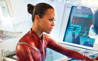 STAR TREK: EN LA OSCURIDAD - ARGUMENTO E IMÁGENES