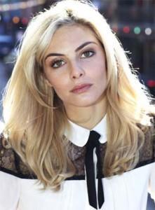 Tú decides: cejas negras & melena rubia, ¿si o no?