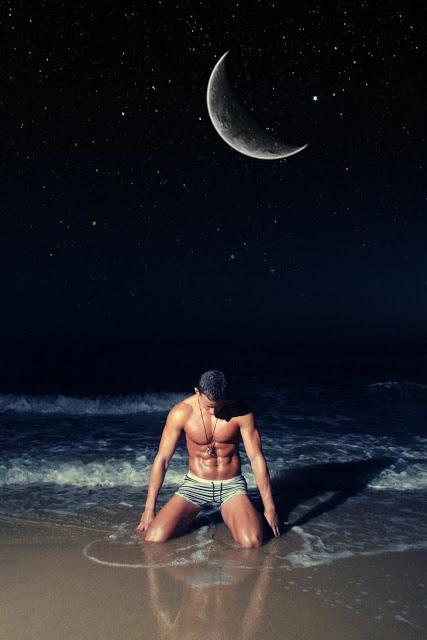 'Fashion Camera' de León Moreno en Blanco Chueca