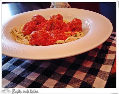 Espaguettis con albondigas