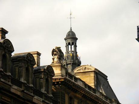 París en Octubre. Exteriores en el Louvre