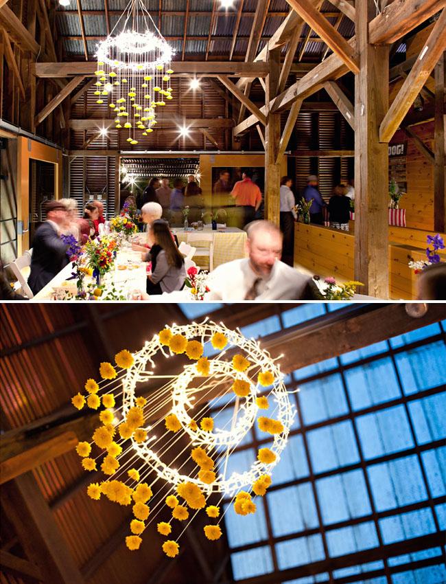 Una boda tipo picnic en un granero