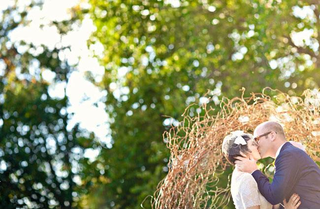 Una boda tipo picnic en un granero