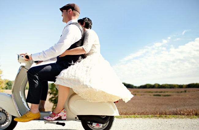 Una boda tipo picnic en un granero