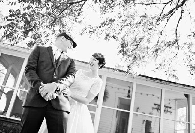 Una boda tipo picnic en un granero