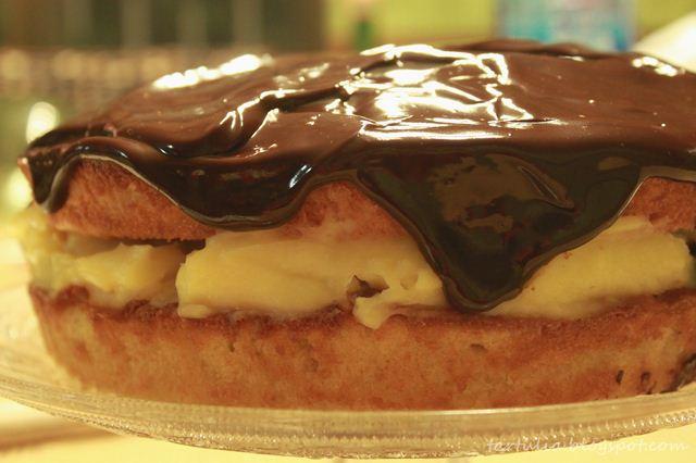 Boston Cream Pie. Bizcocho, Crema Pastelera y Chocolate