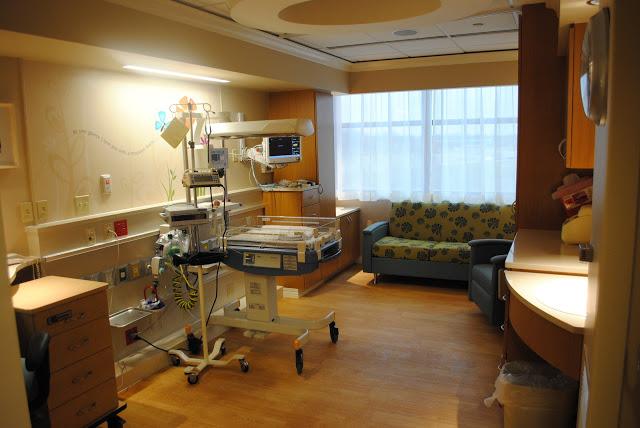 Morir bajo una bombilla. Primero los más grandes.