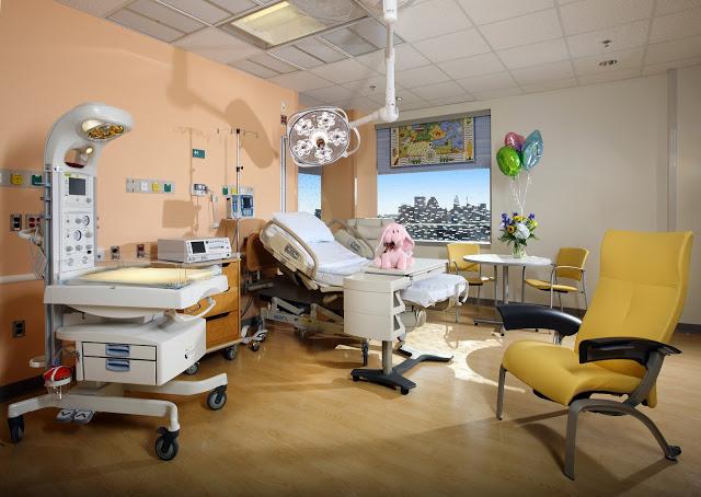 Morir bajo una bombilla. Primero los más grandes.