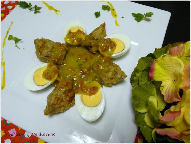 Huevos Duros en Salsa Verde con Alcachofas