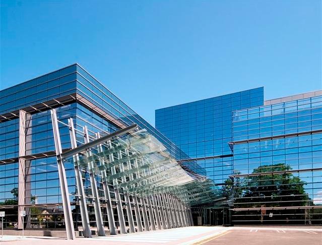 CELEBRAMOS CON AVON.