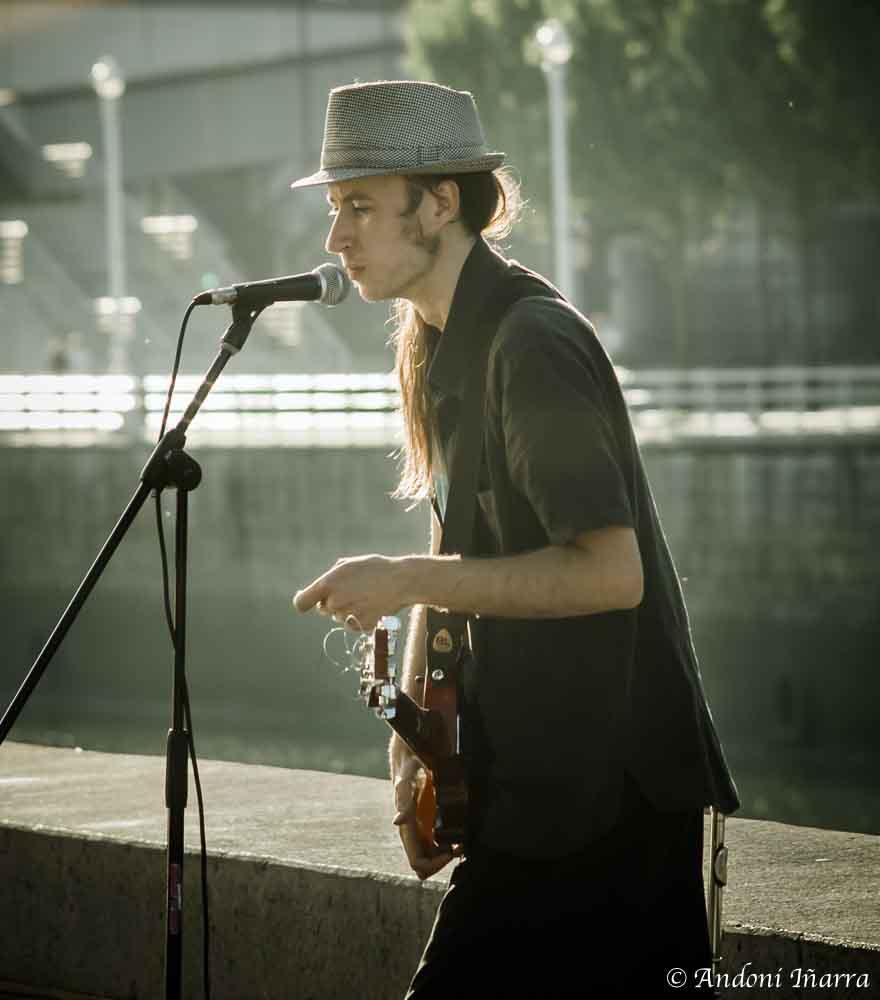 CANTANTE CALLEJERO Algunos ya sabéis que en lugar de Phot... Paperblog
