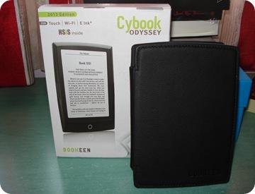 Los timbrazos del repartidor me despiertan de mal humor, pero al abrir el paquete se me olvida