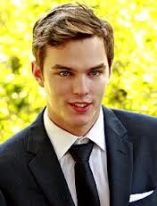 Nicholas Hoult se une a Birdsong