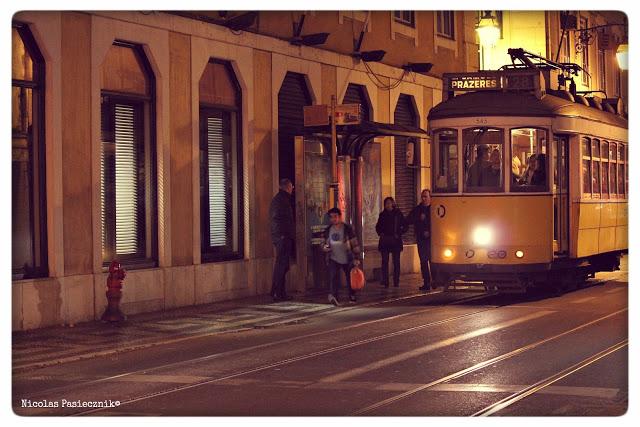 Lisboa da noite: de la Plaza del Comercio a la Plaza del Rossío