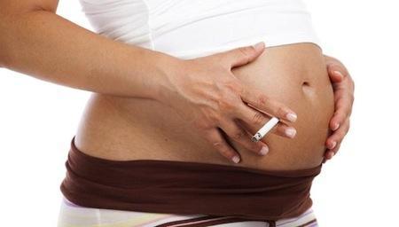 Fumar durante el embarazo puede afectar el nivel académico del niño