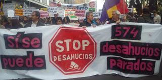 El PP, preso del pánico, da un paso atrás; la PAH, uno adelante.