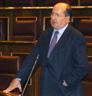 El PP, preso del pánico, da un paso atrás; la PAH, uno adelante.