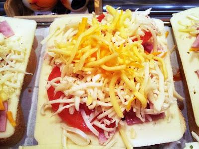 Vuestras cocinas: Falsa pizza de pan de molde (Mónica)