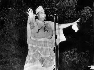 Louise Bennett: la insigne poeta del inglés criollo del Circumcaribe...