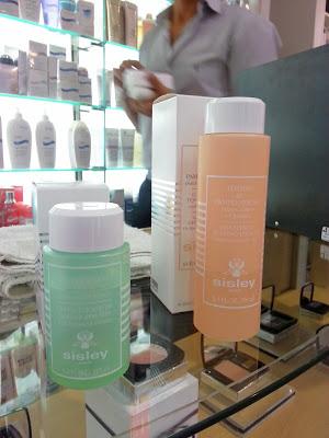 Hoy te presento, Sisley Paris