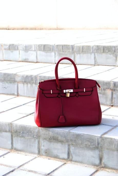 Le moustache Le moustache