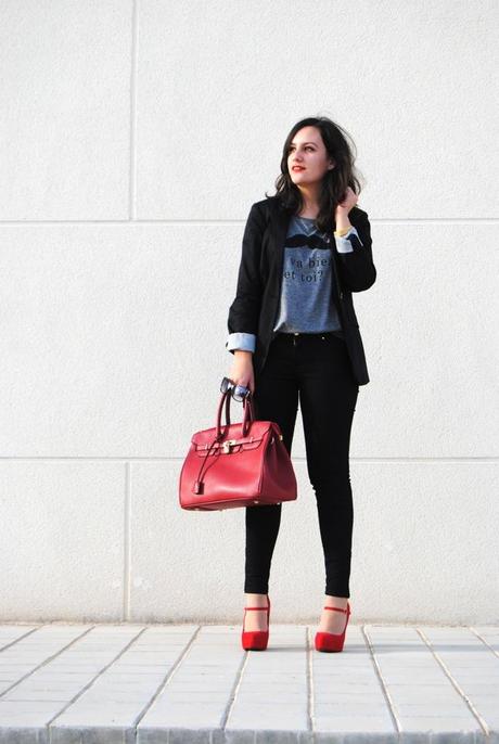 Le moustache Le moustache