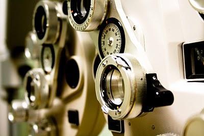 ¿Qué es un óptico-optometrista? Labores y competencias