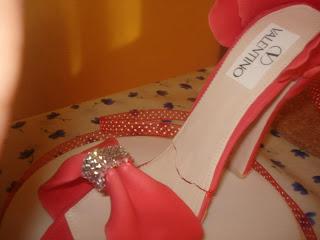 Cómo reparar zapato de pasta de goma