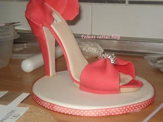 Cómo reparar zapato de pasta de goma