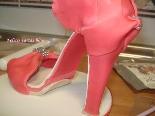 Cómo reparar zapato de pasta de goma