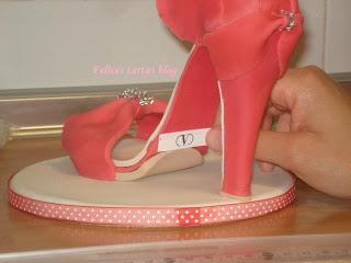 Cómo reparar zapato de pasta de goma