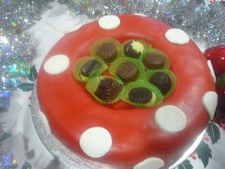 TARTA CAJA DE BOMBONES con bizcocho de naranja SIN GLUTEN (apta para celiacos)