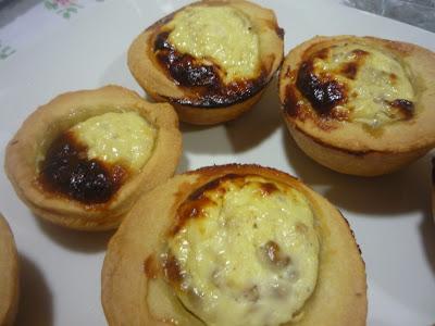 Tarta salada de queso, setas y nueces