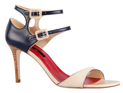 En sus ZAPATOS - In her shoes :)