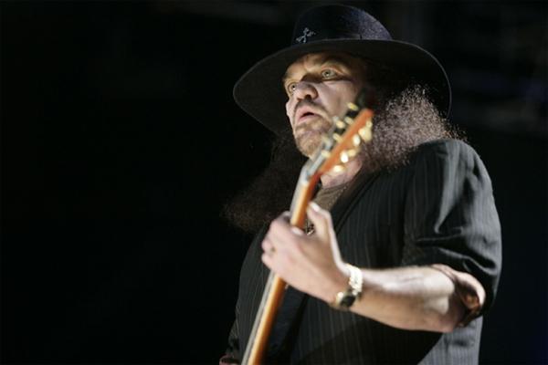 GUITARRISTA DE LYNYNRD SKYNYRD HOSPITALIZADO