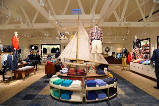 TOMMY HILFIGER, returns to the west coast