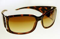 La pamela no se debe llevar con gafas de sol