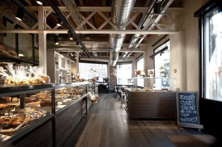 vintage taller de pan Serrajòrdia sillas vintage Quedamos en... panadería diseño barcelona muebles decapados mostrador panadería madera de pino teñida mesas vintage diseño nórdico diseño de interiores decoración vintage industrial decoración luz natural locales comerciales decoración industrial instalaciones a la vista decoración estilo vintage decoración estilo industrial decoración de panaderias decoración de interiores decoración de cafeterías cafes decoracion de bares deco bloggers blog interiorismo blog estilo nórdico blog decoración nórdica blog decoración 