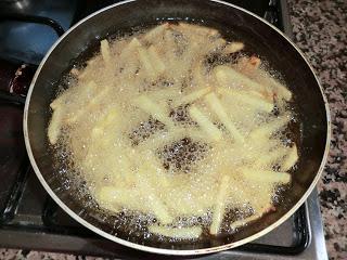 TORTILLA DE PATATAS Y PIMIENTOS.