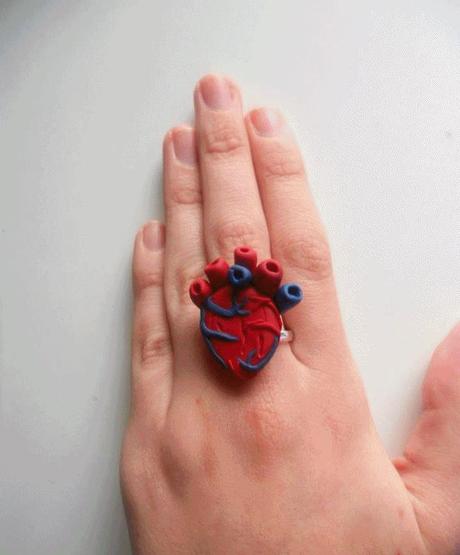 Alice in Craftland cada día nos sorprende más anigif thumb7 Alice in Craftland cada día nos sorprende más