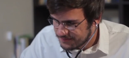 Un anuncio de radio que sólo se escucha por estetoscopio