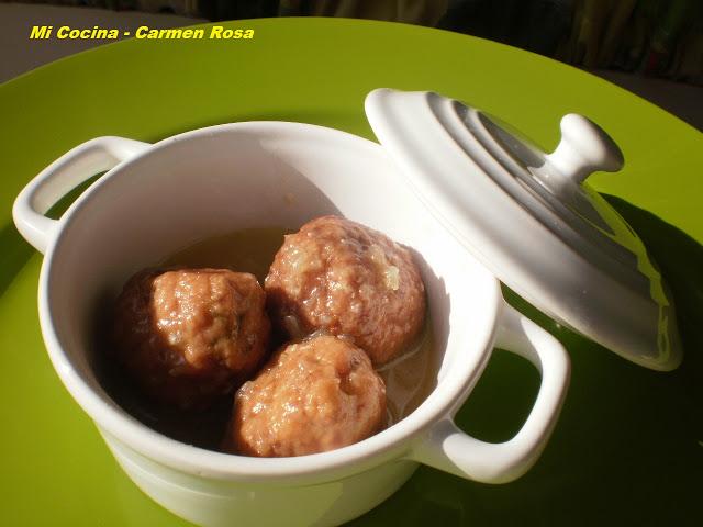 ALBONDIGAS EN SALSA DE CEBOLLA CON VINO AMONTILLADO