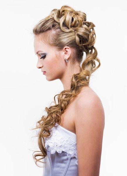 Fabulosos  estilos de peinados para novias. Fotos