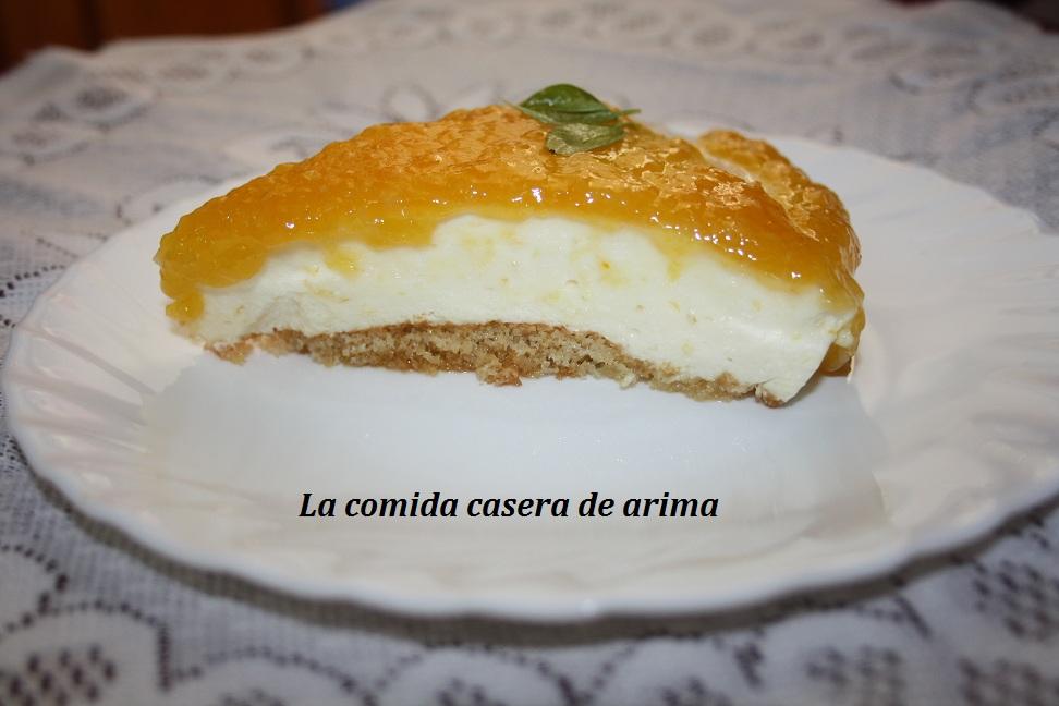 Tarta de yogur griego y mermelada de naranja