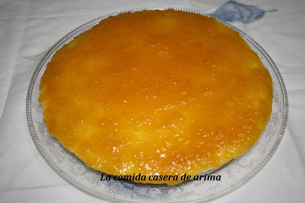 Tarta de yogur griego y mermelada de naranja