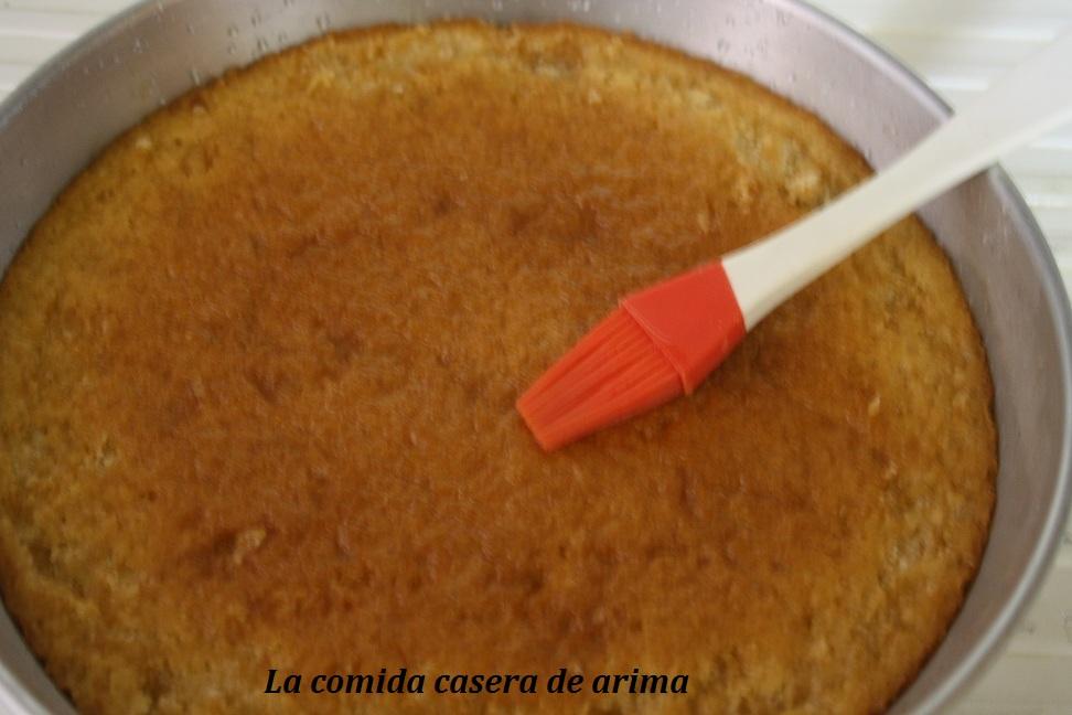 Tarta de yogur griego y mermelada de naranja